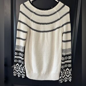 G H Bass Co women's sweater black and white Flared sleeve with pattern detail